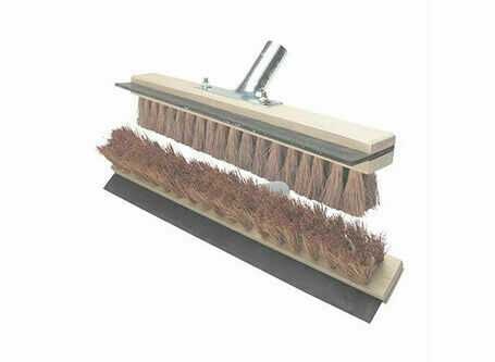 Tarring brushes