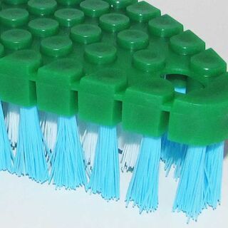 Flex scrubbing brush