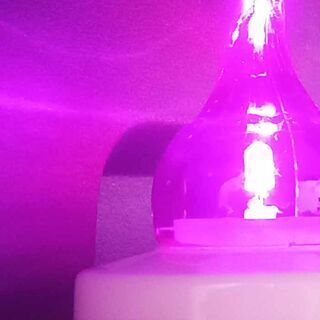 Large LED candle with batteries