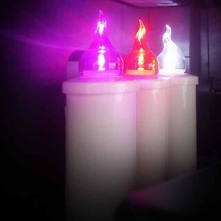 Large LED candle with batteries