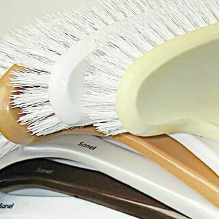 Bathtub cleaning brush