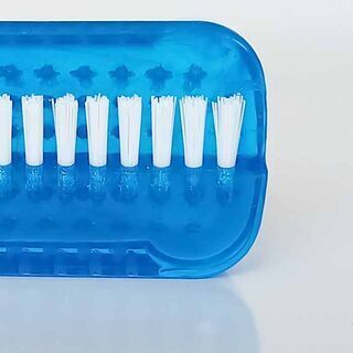 Barbakan brush for hands