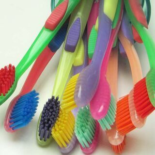 Superdent 500 Super Kolor toothbrushes for adults medium